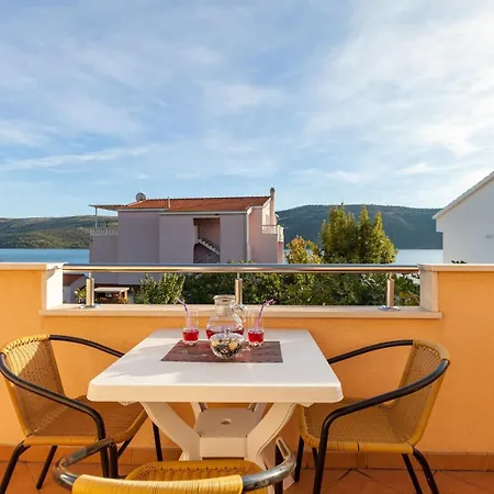 בית הארחה New! Complex In 3*