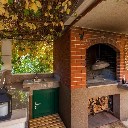 Pensionat New! Complex In Marina