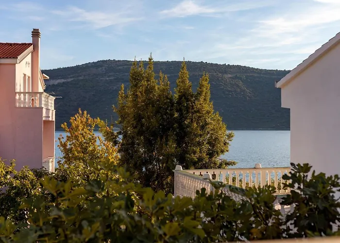 New! Complex In 3* Marina