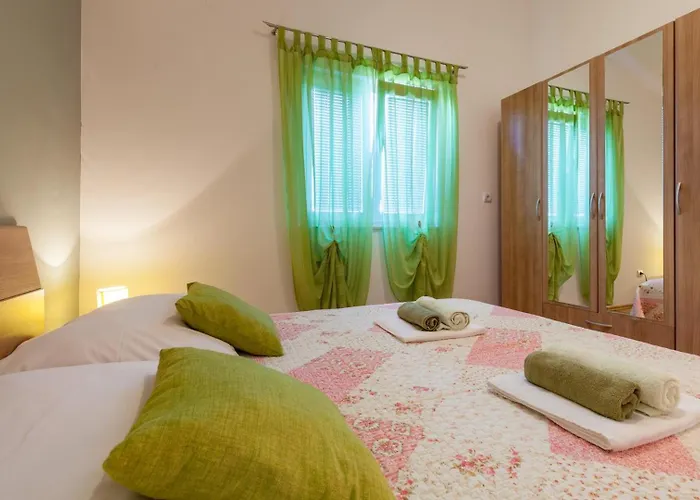 New! Complex In Vendégház