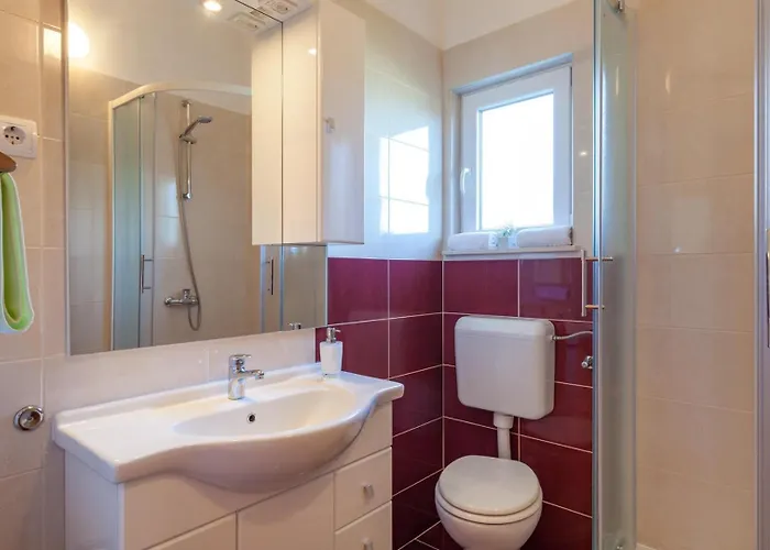 New! Complex In Vendégház Marina